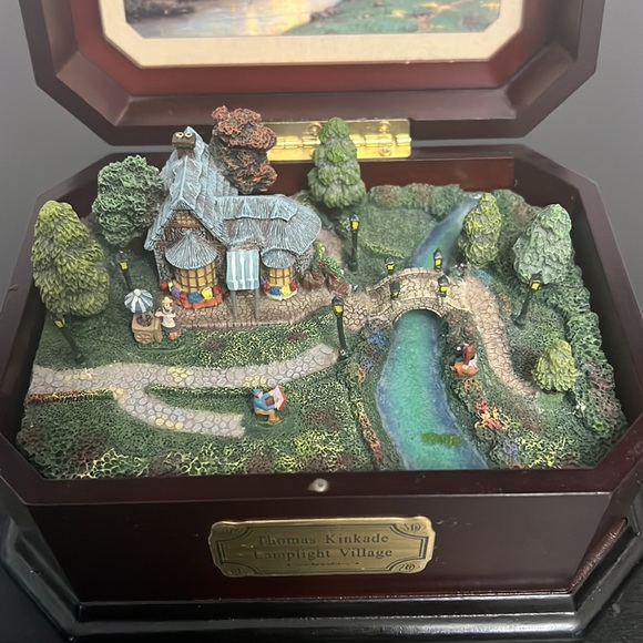 Thomas Kinkade Music Box - Picture 7 of 9